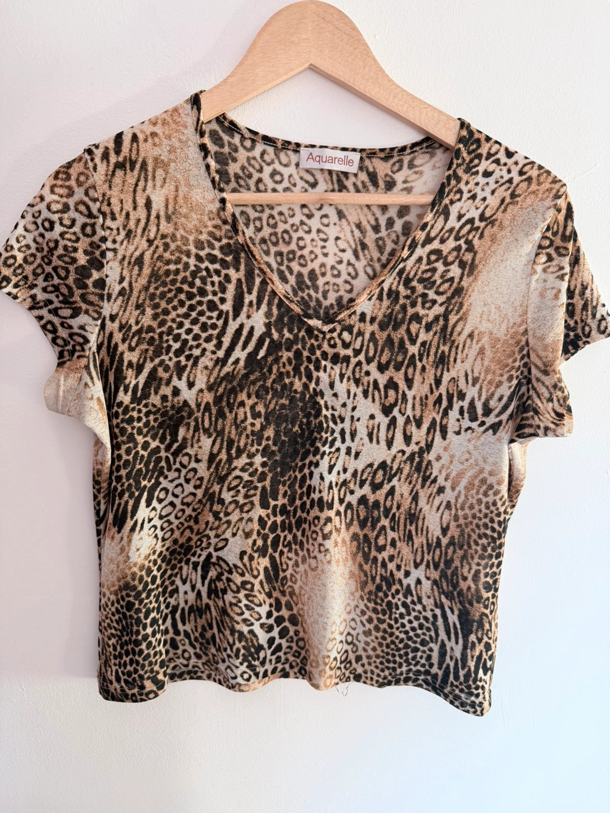 T-shirt léopard col V Aquarelle – Taille M – Imprimé animal tendance