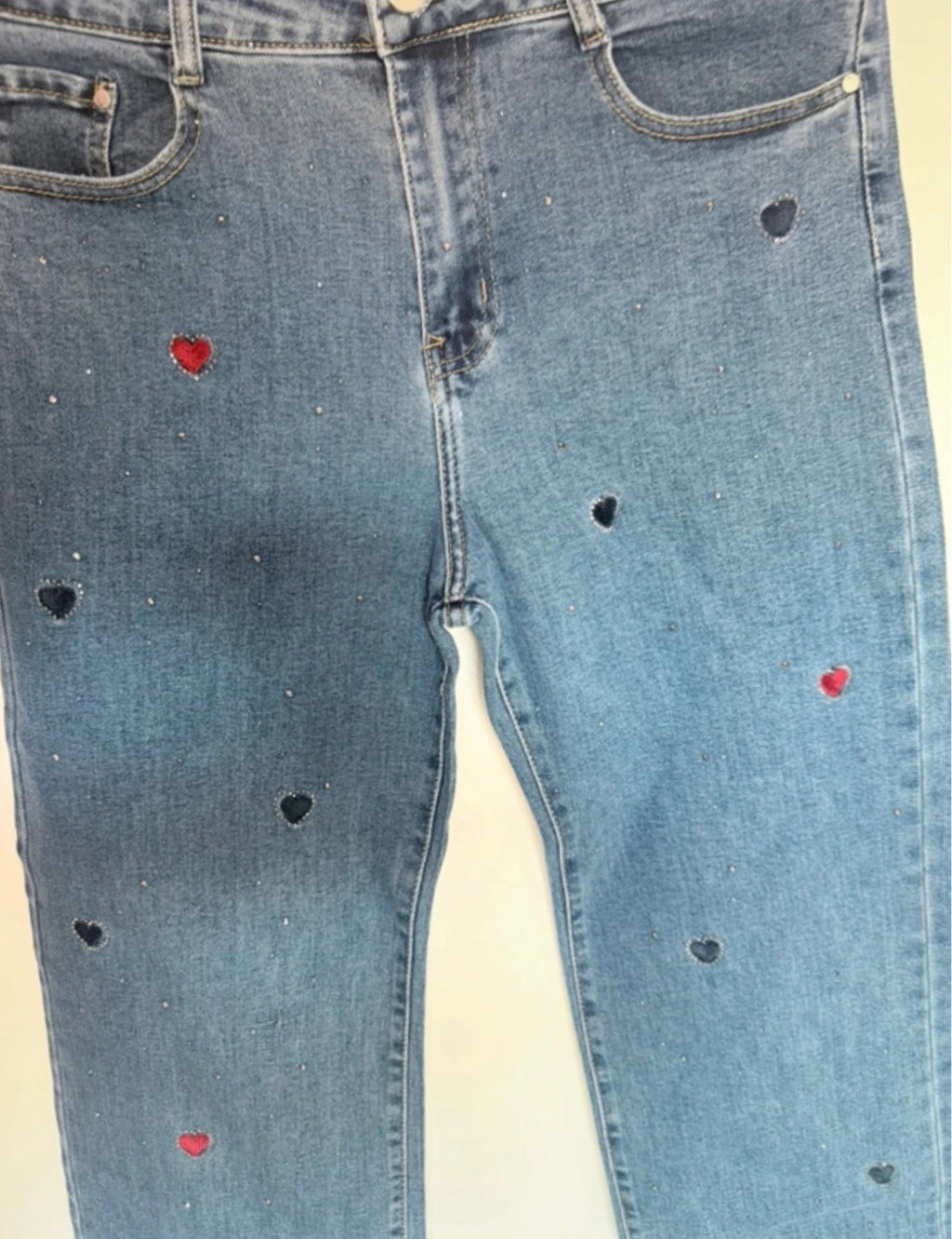 Jean droit femme bleu brodé cœurs & strass – Taille 42 (XL)