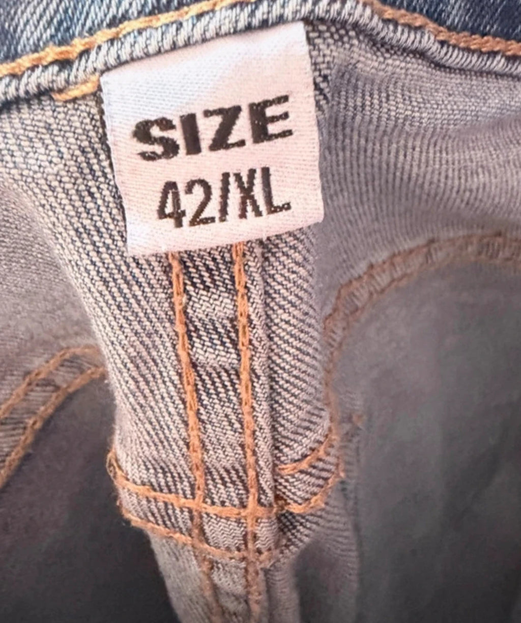 Jean droit femme bleu brodé cœurs & strass – Taille 42 (XL)
