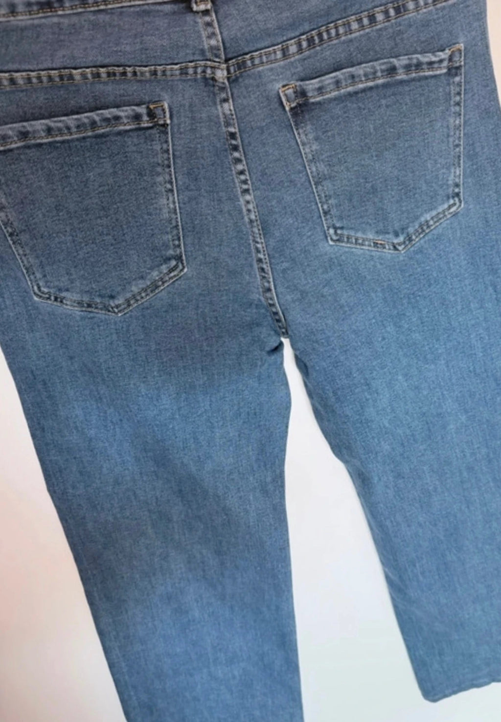 Jean droit femme bleu brodé cœurs & strass – Taille 42 (XL)