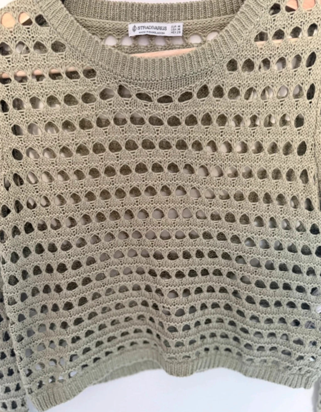 Pull crochet ajouré Stradivarius kaki – Taille M – Style bohème